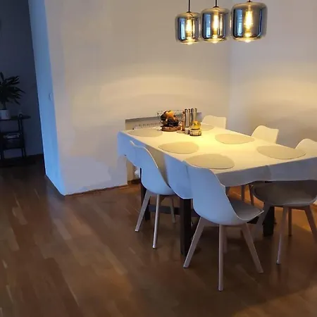 Private In Shared Apartment! Homestay