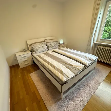 Private In Shared Apartment! בית אירוח *